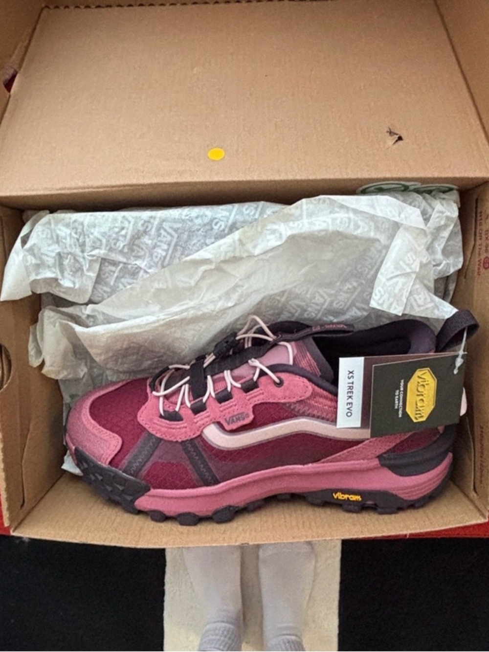 NEVER WORN Vans Women's Trail Sneaker in Pink & Burgundy - Picture 6 of 6